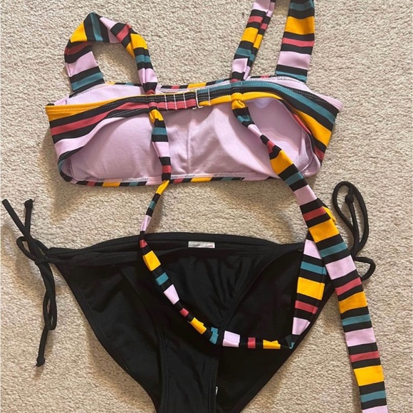 Bikini - Picture 4 of 4